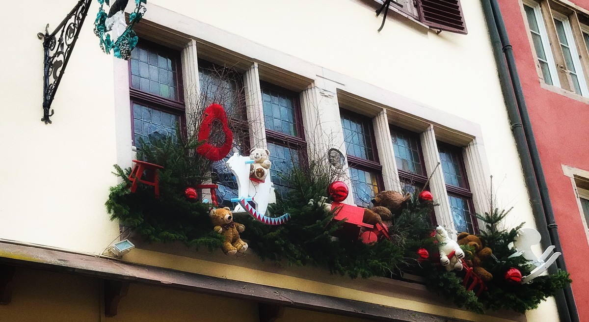 Décoration façade restaurant Noël et Fêtes de fin d'Année à Strasbourg