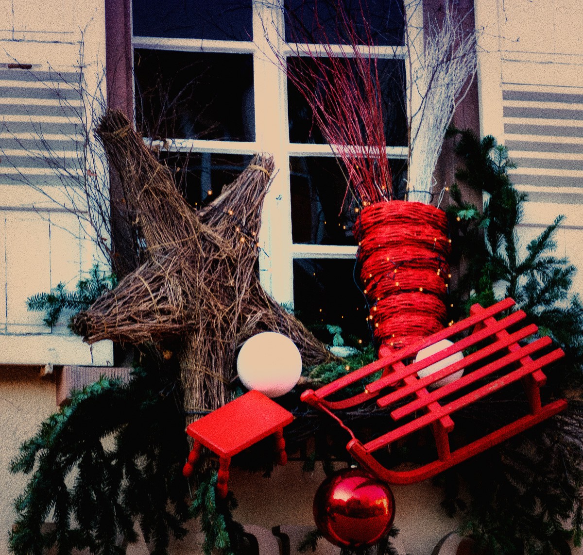Décoration façade restaurant Noël et Fêtes de fin d'Année à Strasbourg