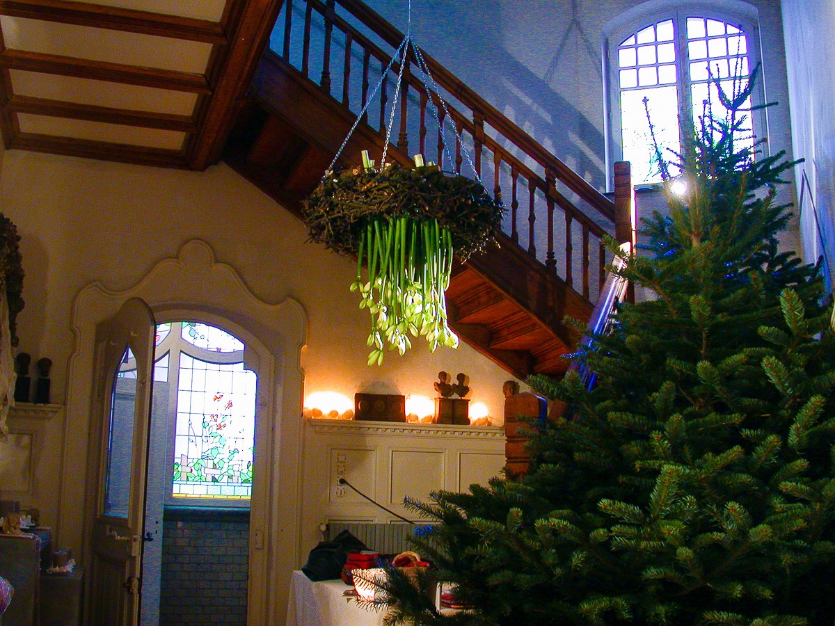 Exposition fleuriste à Strasbourg thème Noël couronne de callas