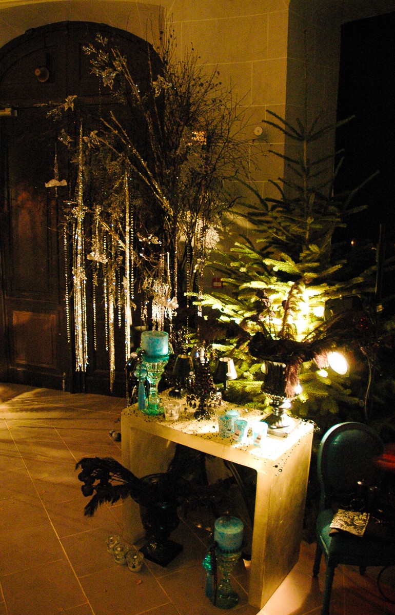 Exposition fleuriste à Strasbourg Bischheim Château d'Angleterre Noël en Alsace - hall entrée sapin et décorations