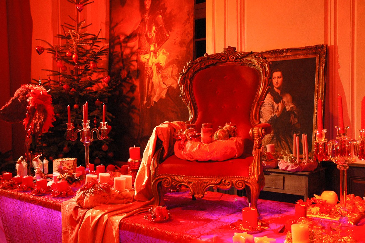 Exposition fleuriste à Strasbourg Bischheim Château d'Angleterre Noël en Alsace - ambiance rouge